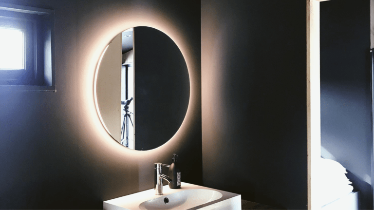 backlit-mirror-modern-bathroom